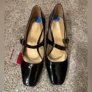 Brand new, size 7.5.